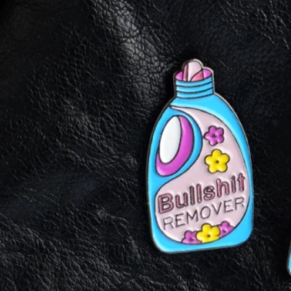 Hilarious Floral Laundry Detergent “Bullshit Remover” Metal Enamel Pin Brooch - Picture 8 of 8